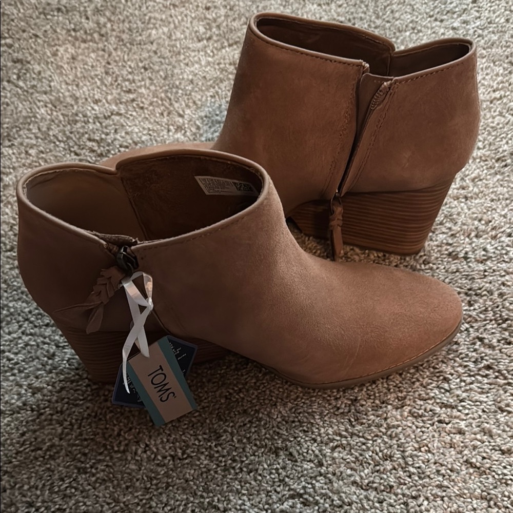 TOMS Women's Tan Ankle Boots